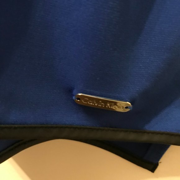 Top - Calvin Klein - Gorgeous Sapphire Blue - Picture 5 of 5